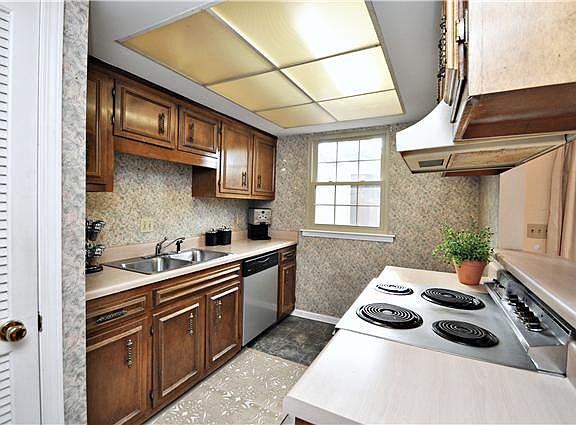 4th image of 1002 E Northfield Blvd APT B-102
