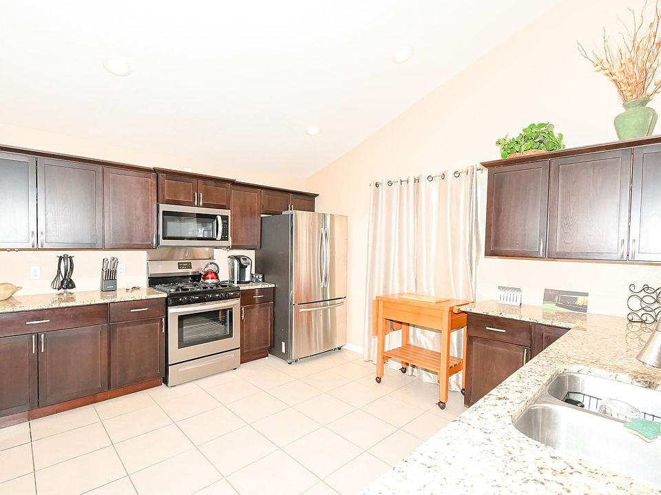 1st image of 110 Carolina St
