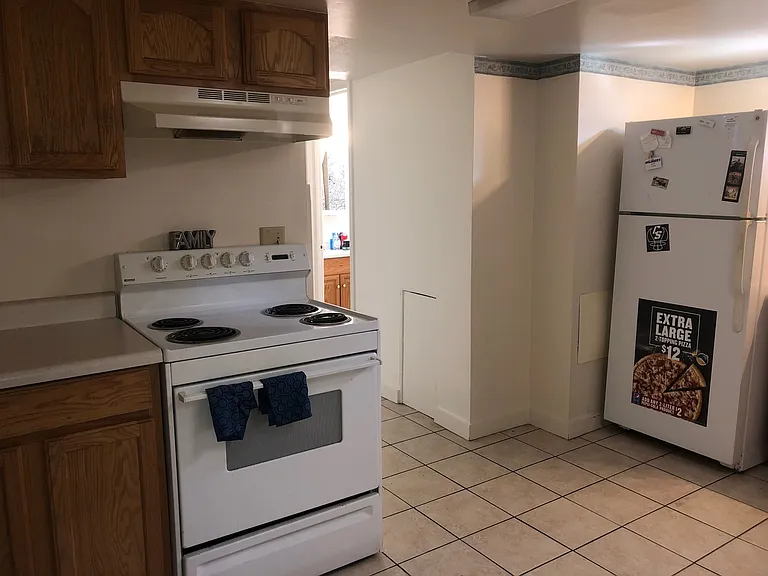 840 Rollins St — Photo 7