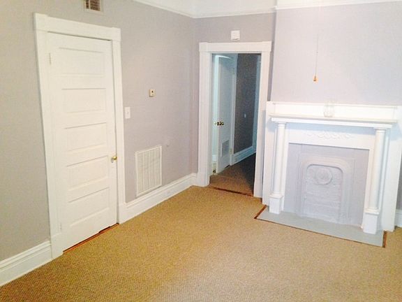 3rd image of 2220 Parkwood Ave APT 2