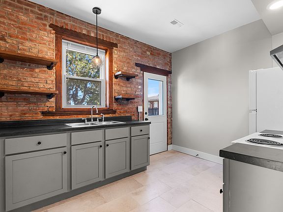 2nd image of 134 S Lorimier St APT 3