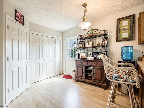 4th image of 146 Leawood Cir