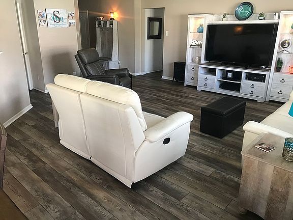 5th image of 139 Lauren Ln