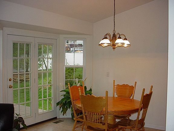 Breakfast room with double Atrium doors