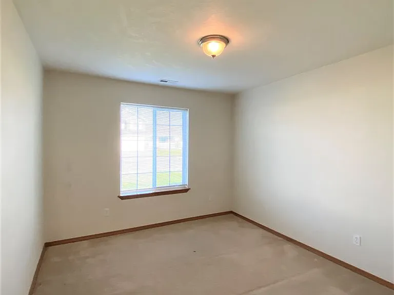 8004 Chehalis Dr — Photo 13