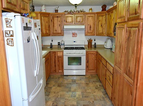 2nd image of 86 Wyoming St