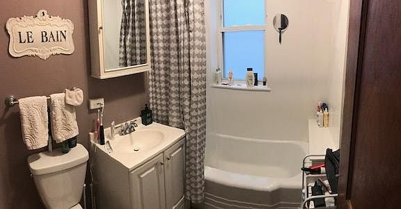 3rd image of 1335 W Newport Ave #1