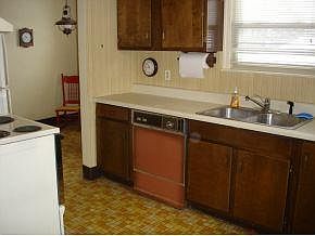5th image of 3713 Hoover Ave
