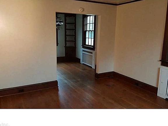 3rd image of 7431 Hampton Blvd #B