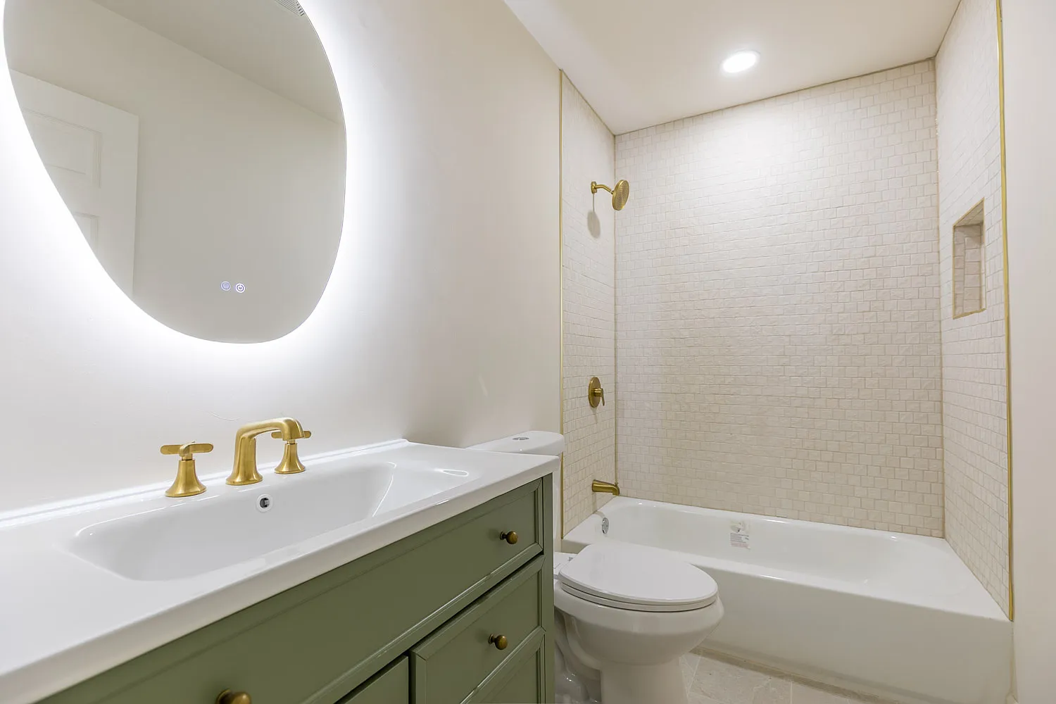 2 bed, 1000 sqft, $2,495 — Photo 1