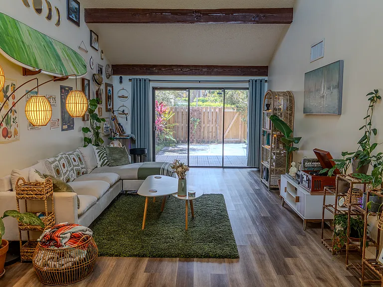 1753 NW 74th Ave — Photo 4