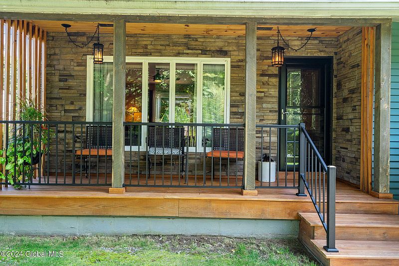 3rd image of 254 Chamberlin Hill Road