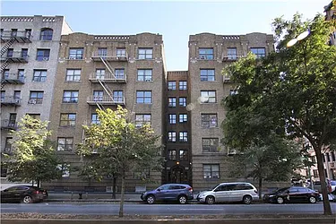 Rented by R New York