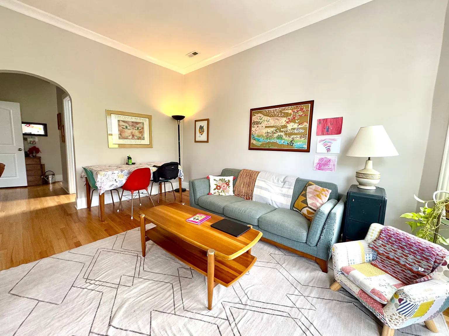 4 bed, 2400 sqft, $4,350 — Photo 3