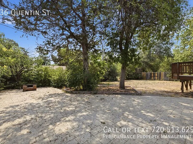 536 Quentin St — Photo 28
