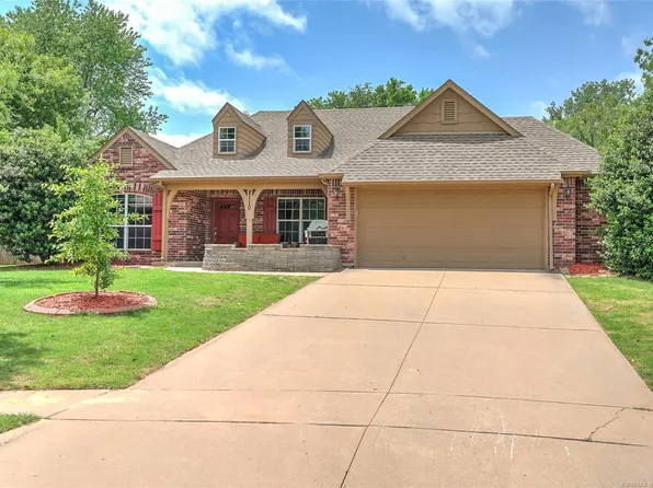 2110 W F Ct, Jenks, OK 74037