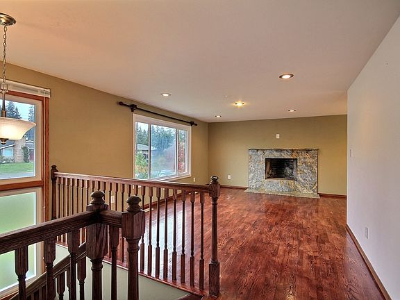 3rd image of 1928 200th Pl SW