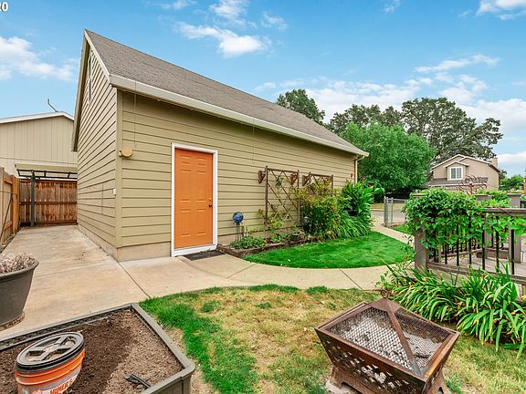 5th image of 6505 SE Ariel St