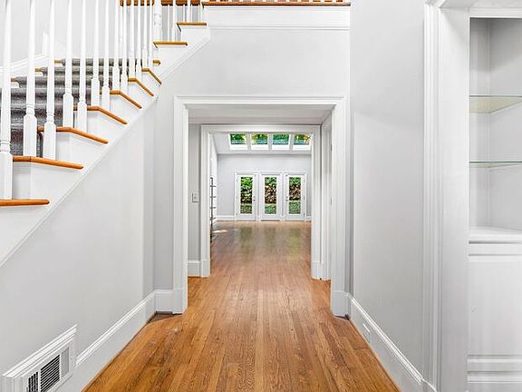 3rd image of 459 Ivy Park Ln NE