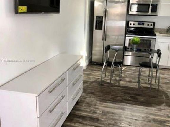 2nd image of 2344 W Flagler St APT 2