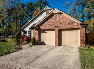 9677 Pine Ridge East Dr, Fishers, IN 46038