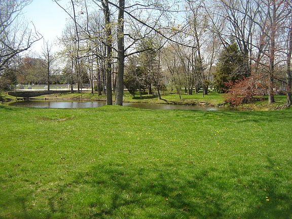 3rd image of 75 Cedarwood Ct #75