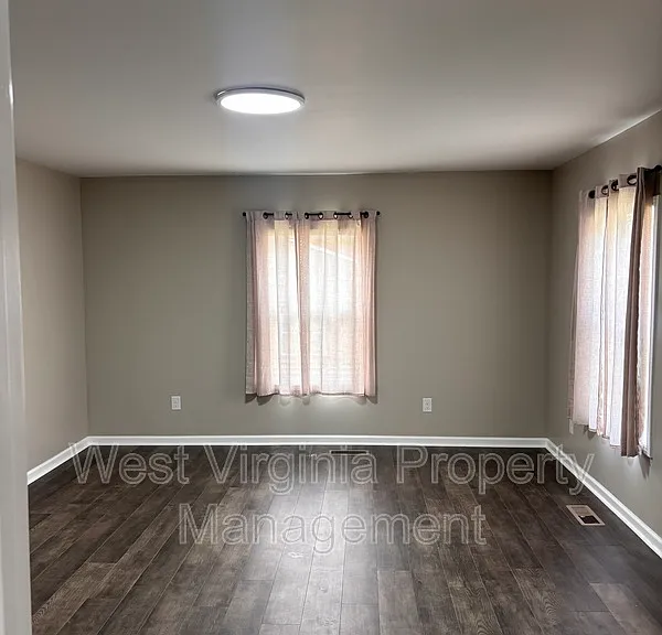 312 Highland St — Photo 4