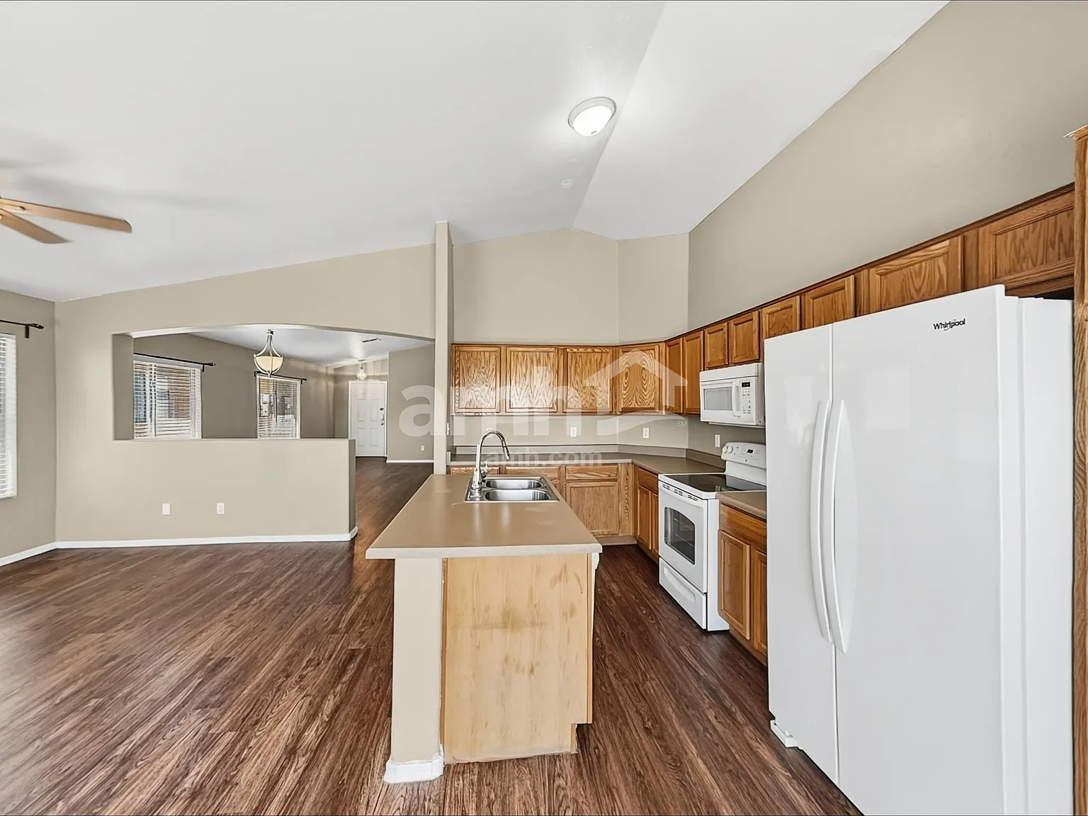 4 bed, 2.0 bath, 1599 sqft, $2,075 — Photo 3