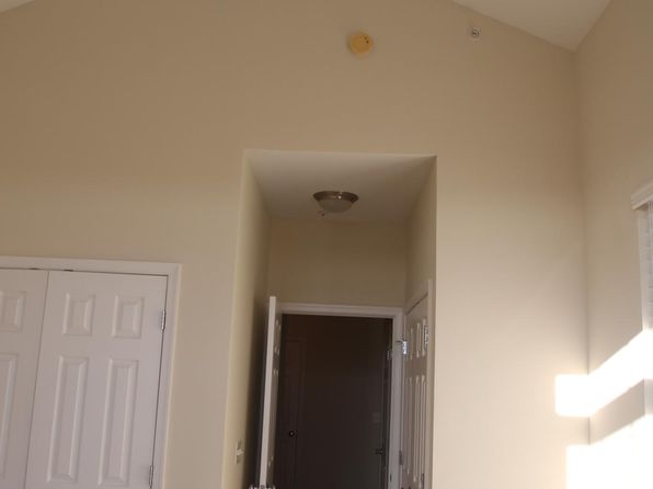 6161 Willow Pl APT 302