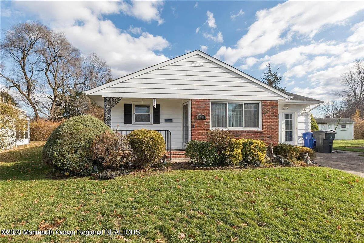 15 Petunia Way photo 1