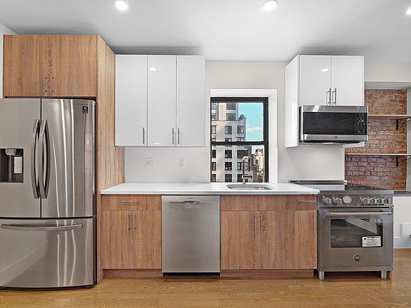 3rd image of 121 Madison Ave APT 12B