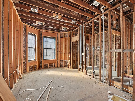 3rd image of 3124 W 15th Pl