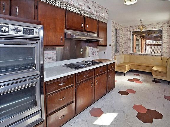 4th image of 4938 Simmons Cir