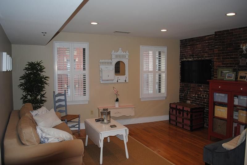 2nd image of 233 North St #S3