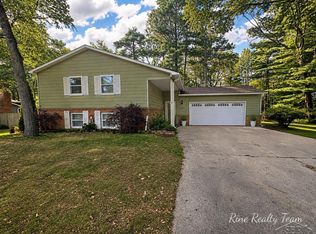 6123 Stagecoach Trl, Oscoda, MI 48750