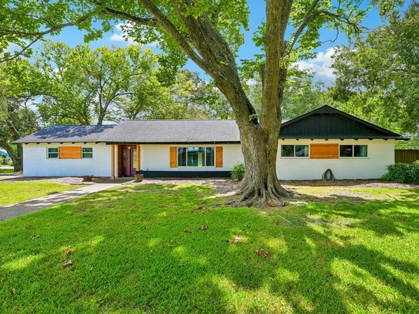 101 W Larkspur Dr, Alvin, TX 77511