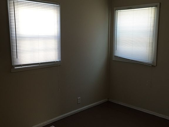 5th image of 2349 N Tibbs Ave