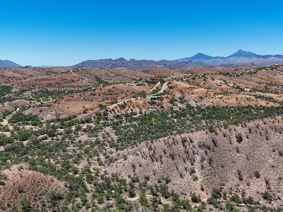1st image of Lado De Loma Dr #16