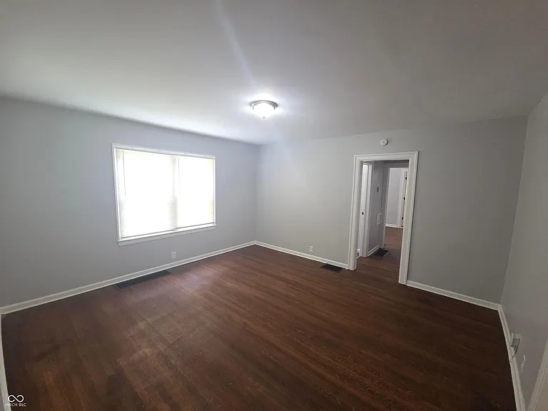 4969 Crittenden Ave — Photo 11