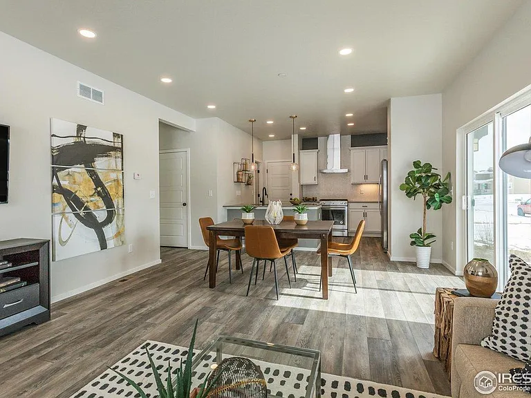 2814 Barnstormer St — Photo 17