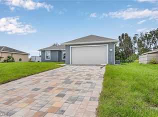 3007 42nd St SW, Lehigh Acres, FL 33976