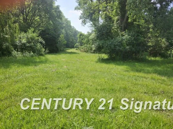 10237 Coldwater Rd, Flushing, MI 48433