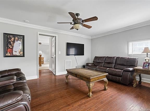 2nd image of 2502 Darren Dr
