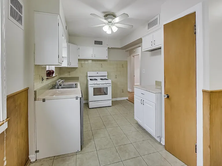 6210 N Harding Ave — Photo 11