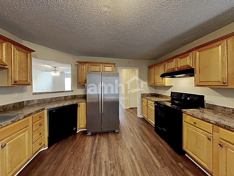 209 Signet Ct — Photo 3
