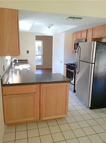 2nd image of 10001 Parkfield Dr