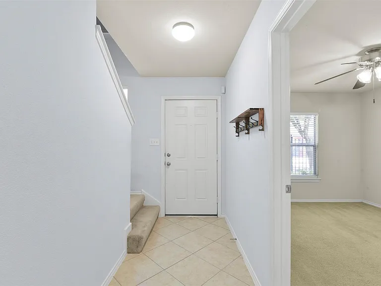 2711 Polk St — Photo 4