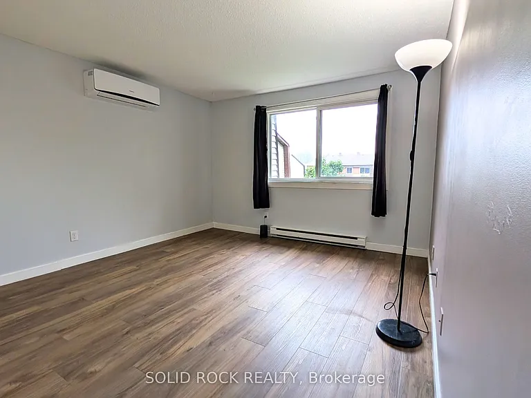 29 Woodvale Grn #B — Photo 11