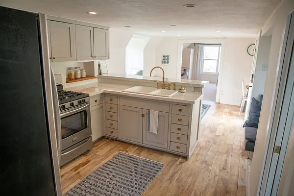 Two Bedroom in Heart of Downtown — Photo 3