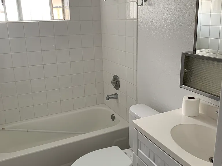 391 Garrett Ave — Photo 6
